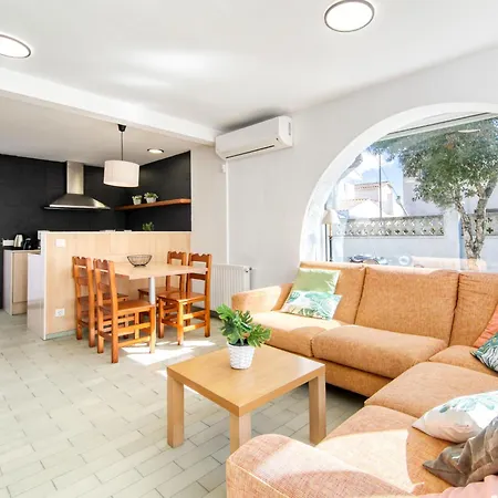 Palmeras-2 By Interhome Empuriabrava